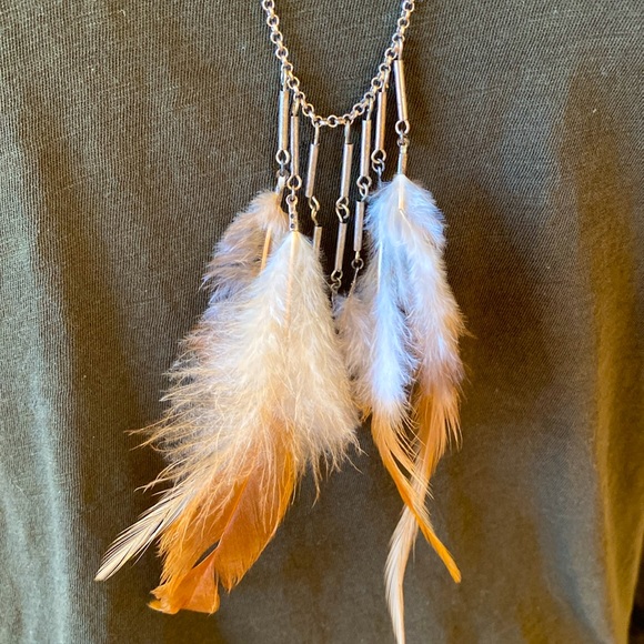 🎉 AMERICAN EAGLE BOHO FEATHER NECKLACE ‼️ - Picture 2 of 7